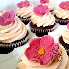Small flower cupcake