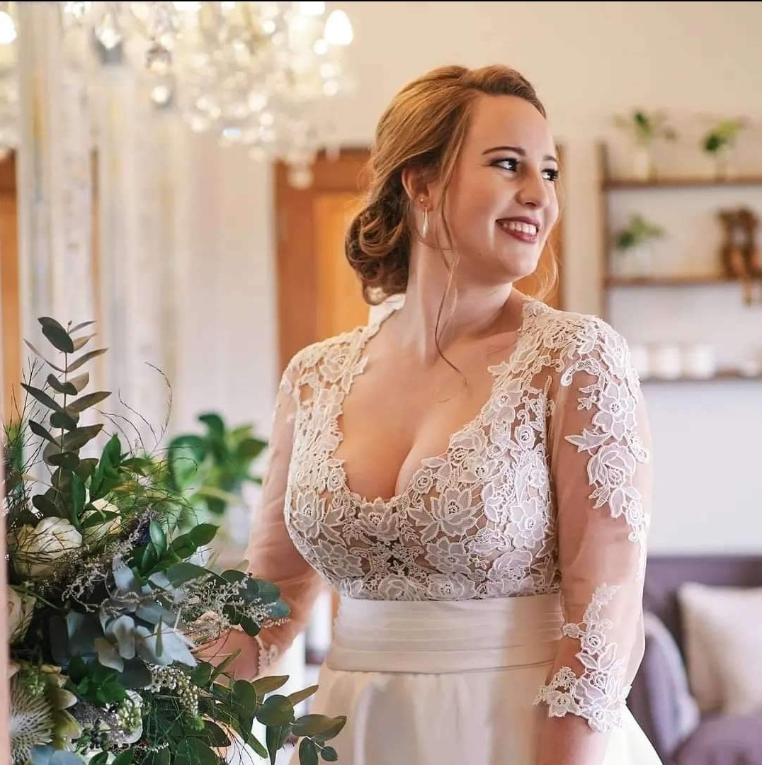 Lee Bell, Bridal Hair and Airbrush Makeup by Tris Alves Makeup, Venue Cradle Valley Guesthouse1 (3)